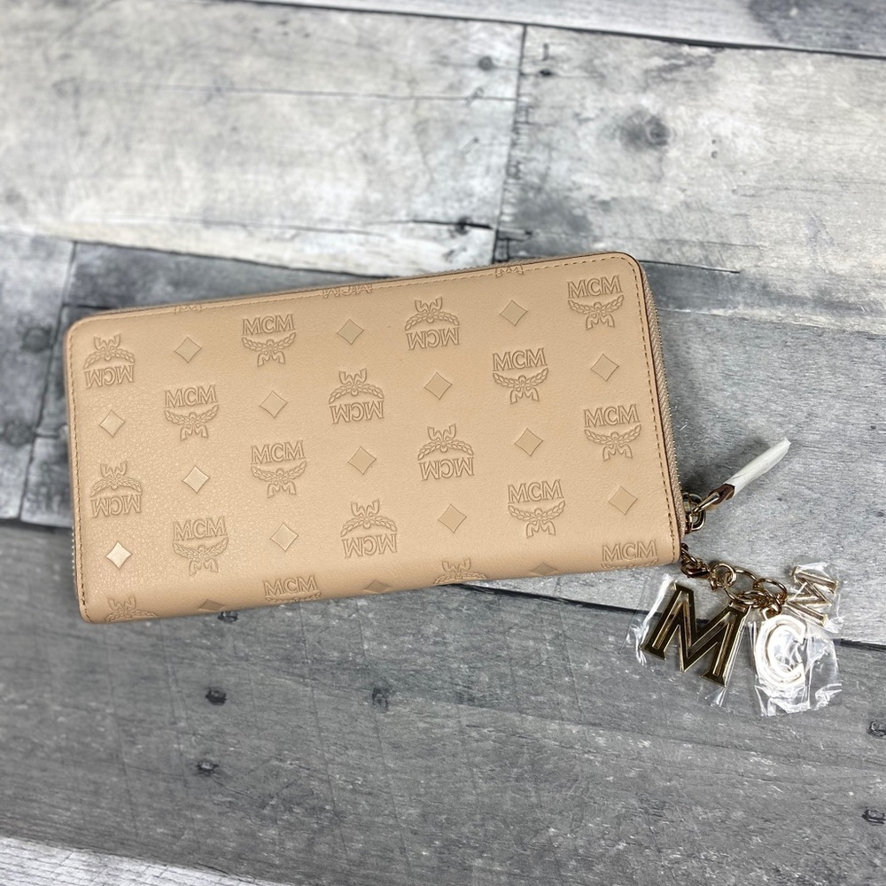 MCM klara Zip wallet large latte beige monogram - Picture 7 of 8